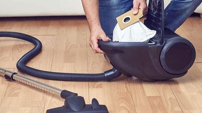 cleaning a vacuum
